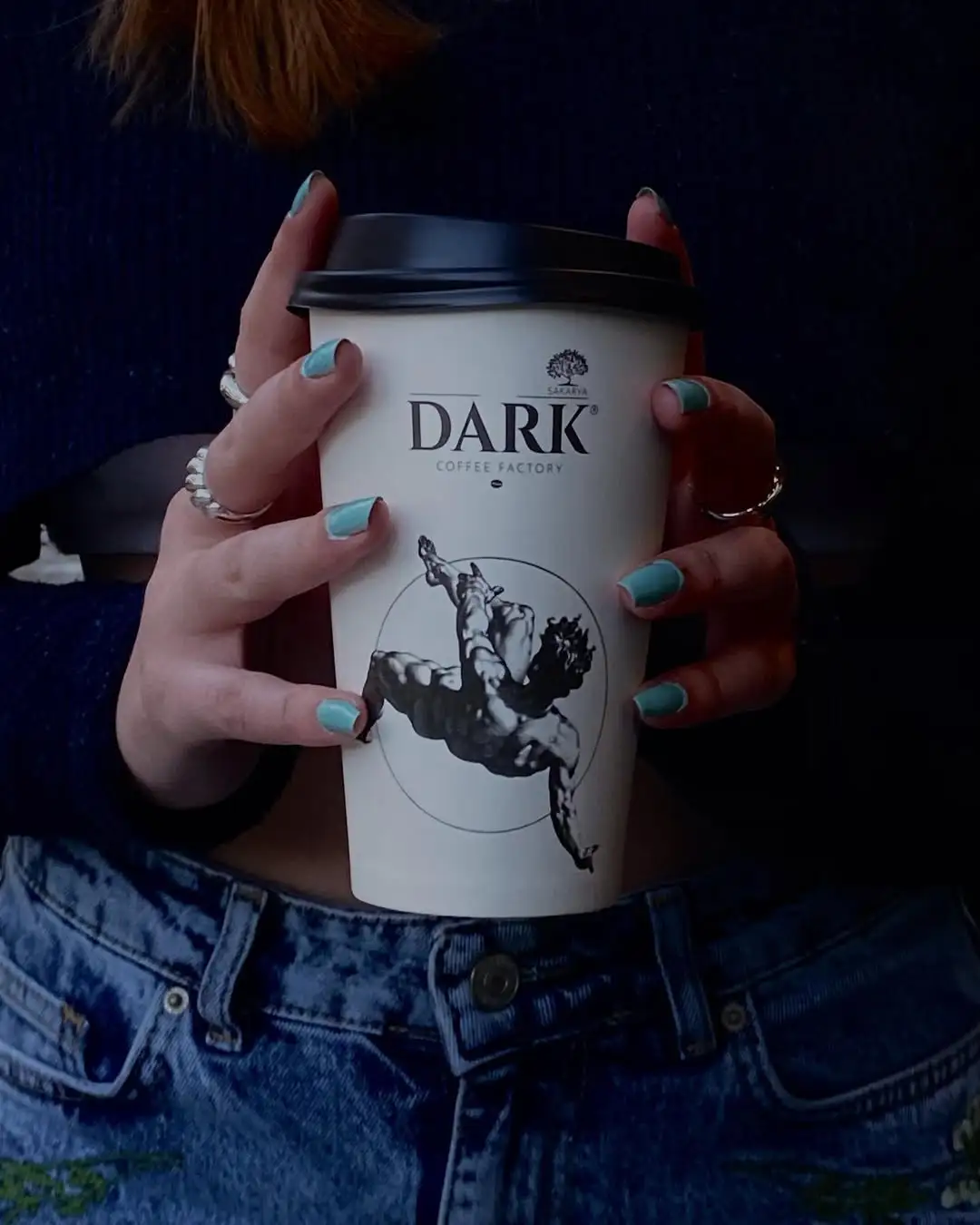 Dark Coffee Factory bardak ve sunum estetiği