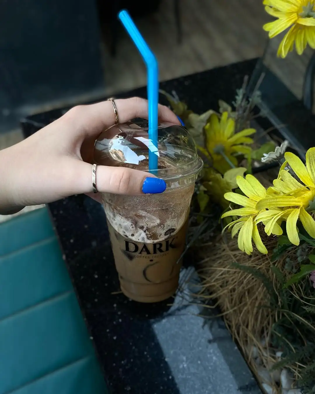 Dark Coffee Factory yakın plan ürün fotoğrafı